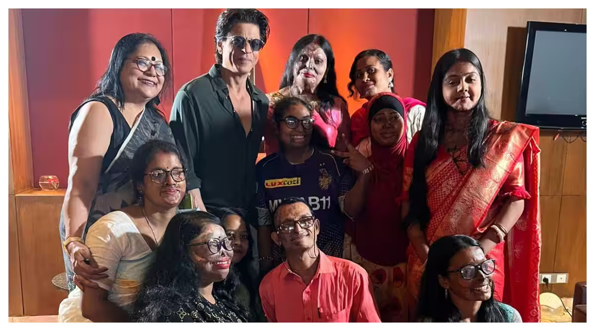Shah Rukh Khan meets acid attack survivors in Kolkata during IPL
