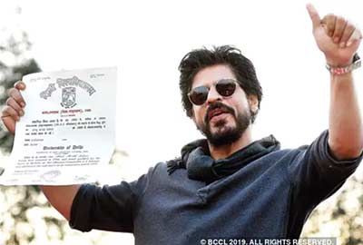 Shah Rukh Khan's Meer Foundation donates Rs 21L to CM Relief Fund